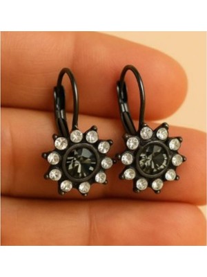 By Lily Şık Taşlı Küpe