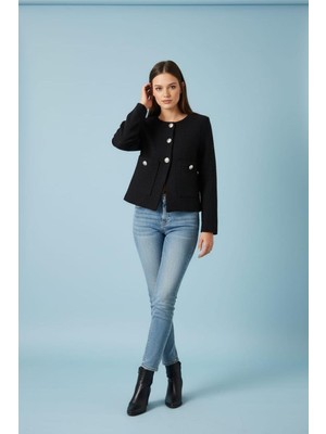 Seviliko Kadın Geniş Cepli Düğme Detaylı Kısa Tüvit Ceket