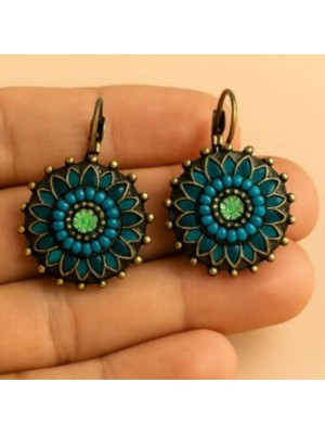 By Lily Yeşil Taşlı Şık Küpe