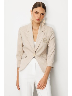 Ekol Modailgi Kelebek Yaka Truvakar Kol Nakış Detaylı Yarım Astarlı Ceket  70048