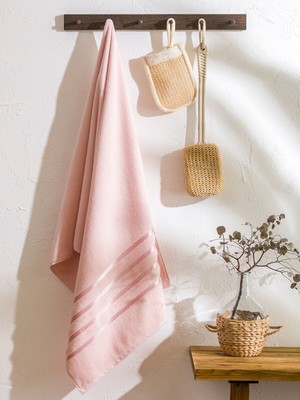 Lc Waikiki Yeni Sezon Çizgi Nakışlı Banyo Havlusu 70X140 cm