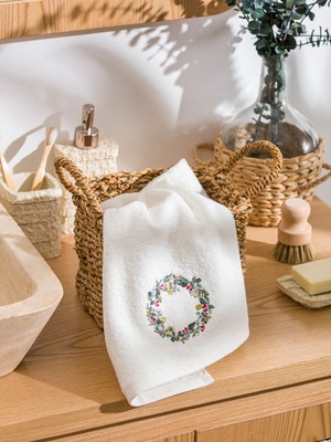 Lc Waikiki Yeni Sezon Kokina Nakışlı Pamuklu Yüz Havlusu 50X80 cm