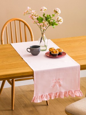 Lc Waikiki Yeni Sezon Fiyonk Nakışlı Fırfır Detaylı Runner 45X150 cm