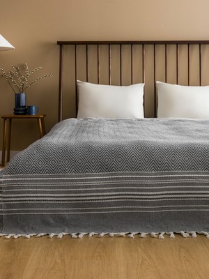Lc Waikiki Yeni Sezon Çizgi Nakışlı Yatak Örtüsü 180X230 cm