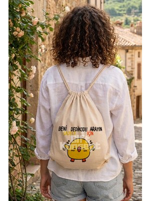 giftkonsept Beni Sadece Dedikodu Için Arayın-Civciv Komik Baskılı Büzgülü Ayarlanabilir Ham Bez Sırt Çantası