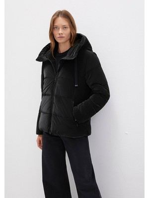 Mavi Kadın Kapüşonlu Siyah Şişme Mont Uzun Kol Normal Yaka 1110043-900 Günlük Stil