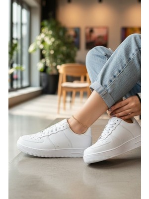 Enoch Erkek Günlük Spor Ayakkabı Kalın Tabanlı Sneaker Klasik Sokak Stili ve Metal Aksesuarlı Model