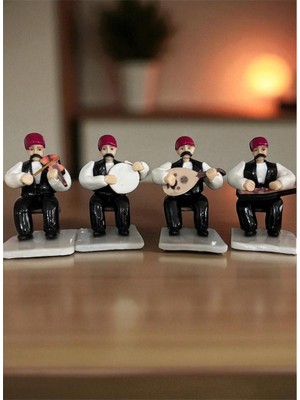 Figürart El Yapımı Fesli 4’lü Müzisyen Biblo Seti – Kanun, Keman ve Geleneksel Çalgıcı Takımı