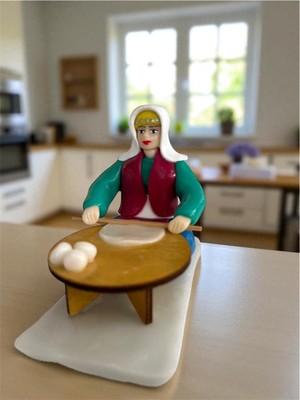 Figürart El Yapımı Minyatür Hamur Açan Kadın Biblo