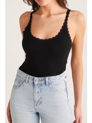 Intive Lingerie Kadın Siyah Normal Kalıp Dantel Detalı Ince Askılı Oyuk Yaka Atlet