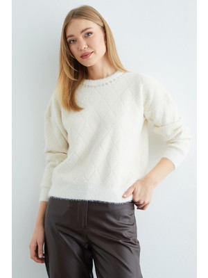 FullaModa Baklava Desenli Taş Detaylı Sakallı Triko Kazak