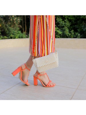 isiltikidsmoda Uzun Zincir Kollu Kapaklı Inci Çanta Beyaz