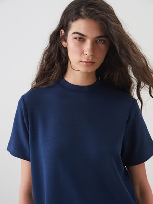 Lc Waikiki Yeni Sezon Dik Yaka Modal Karışımlı Kadın Tişört