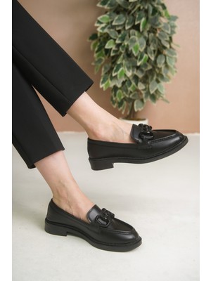 Craftique Siyah Kadın Loafer Büyük Tokalı Yuvarlak Zincirli Günlük Kullanım Şık Klasik Makosen Ayakkabı