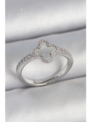 Pirinç Gümüş Renk Zirkon Taşlı Beyaz Mineli Yonca Model Ayarlanabilir Kadın Yüzük - Lisinya