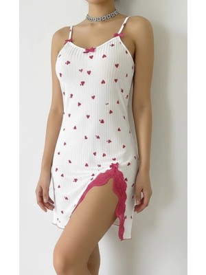 Biçomi Bicomi Şık Tasarım Pamuklu Beyaz Üstüne Kalp Desenli Dantel Işlemeli Gecelik