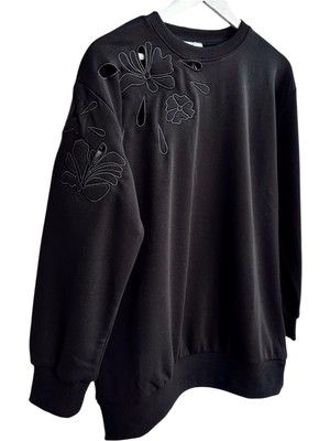Phuti Nakış Detaylı Siyah Sweatshirt