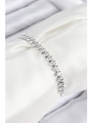 Pirinç Zirkon Taşlı Damla Model Gümüş Renk Asansörlü Kadın Bileklik - Lisinya