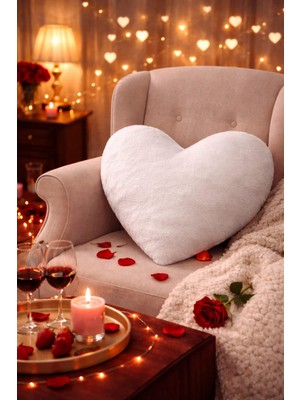 Türkühome Sevgililer Günü Özel Kalp Şeklinde Dekoratif Kırlent | Sade