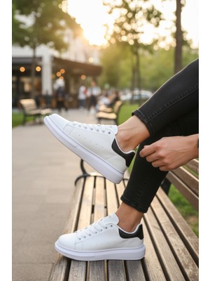 Enoch Erkek Beyaz Sneaker Oversize Kalın Tabanlı Siyah Topuk Detaylı Lüks Model