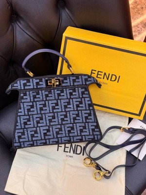 Fendi Logo Detaylı Ithal Çanta