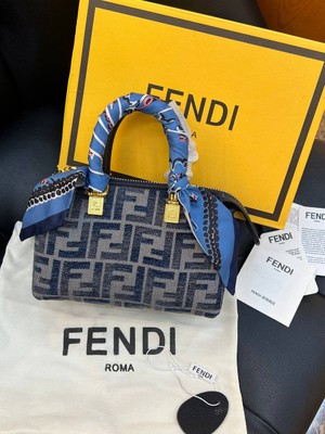 Fendi Logo Detaylı Ithal Çanta
