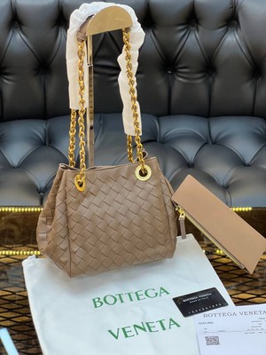 Bottega Logo Detaylı Ithal Çanta