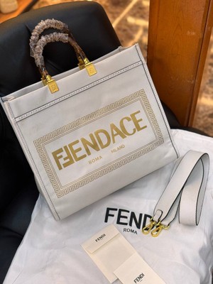 Fendi Logo Detaylı Ithal Çanta