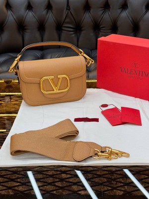 Valentino Garavani Logo Detaylı Ithal Çanta