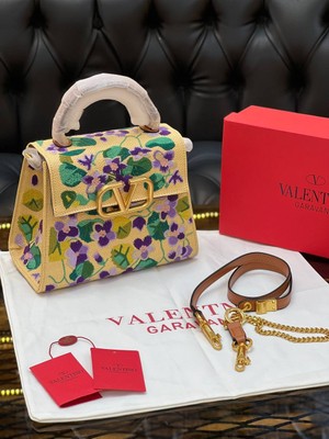 Valentino Garavani Logo Detaylı Ithal Çanta