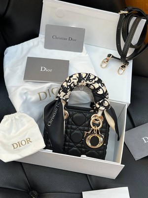 Christian Dior Logo Detaylı Ithal Çanta