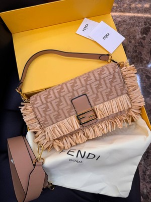 Fendi Logo Detaylı Ithal Çanta