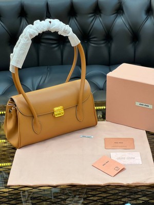 Miu Logo Detaylı Ithal Çanta