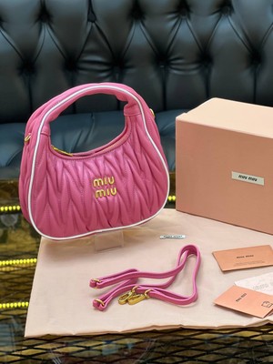 Miu Logo Detaylı Ithal Çanta