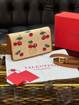 Valentino Garavani Logo Detaylı Ithal Çanta