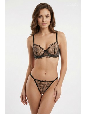 Cassy Siyah Çiçek Nakışlı Ten Rengi Transparan Tül Balenli String Sütyen Takımı