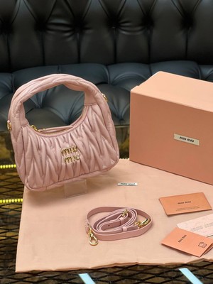 Miu Logo Detaylı Ithal Çanta