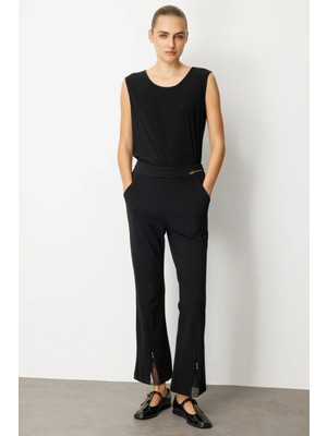 Ekol Paçası Taş Detaylı Metal Aksesuarlı Pantolon 1903