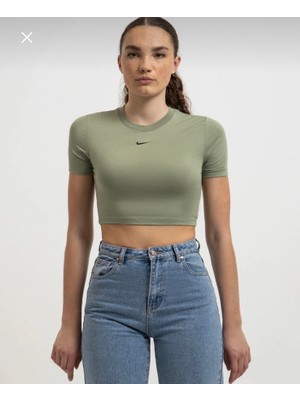 Nike Sportswear Essential Slim-Fit Cropped Short-Sleeve Crop Yeşil Kadın T-Shirt FB2873-386