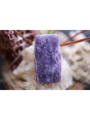 Aries 17.95CT 29.4X16MM Natural Lepidolite