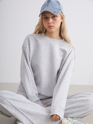 Lc Waikiki Yeni Sezon Bisiklet Yaka Oversize Kadın Sweatshirt