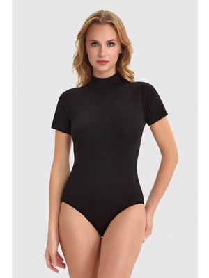 Berrak Yarım Kollu  (Yarım Boğazlı) Çıtçıtlı Kahverengi Renk Bayan Bady