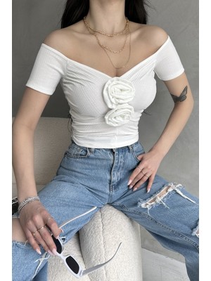 End Black Store Kayık Yaka Gül Detaylı Crop Kadın Bluz