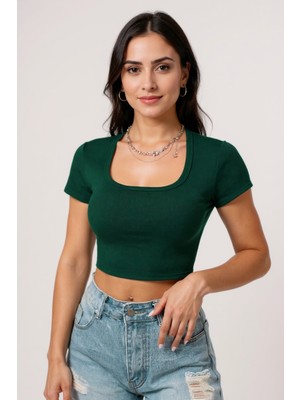 Kadın Yeşil Yarım Kol Düz Yaka Crop Top Bluz – Şık, Rahat ve Kolay Kombinlenebilir