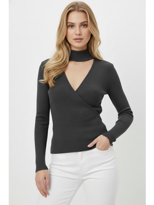 Modanı Seç Kadın Boğazlı Pencere Detaylı Gri Triko Kazak