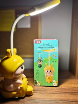 Sevimli Scooterlı Tavşan Masa Lambası – LED Işıklı, Dekoratif & Fonksiyonel