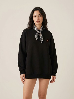 Okka Moda Kadın Ceylan Nakışlı Fular Detaylı Üç İplik Sweatshirt
