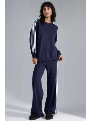 Hiccup Kadın Modal Dokulu Fermuarlı Sweatshirt ve Ispanyol Paça Pantolon Ikili Takım Berşan Collection Lacivert