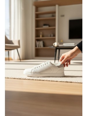 Enoch Erkek Günlük Spor Ayakkabı Düz Tabanlı Sneaker Perfore Yan Yüzeyli ve Metalik Yazı Detaylı