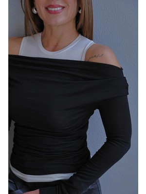 Purple By Banu Siyah Içi Atletli Düşük Omuz Bluz